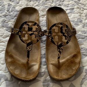 Tori Burch Miller cloud size 11